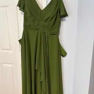 Elegant Green Evening Dress
